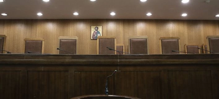 «Τάπα» του ΣτΕ στους άθεους! Δεν θα κατέβουν οι εικόνες